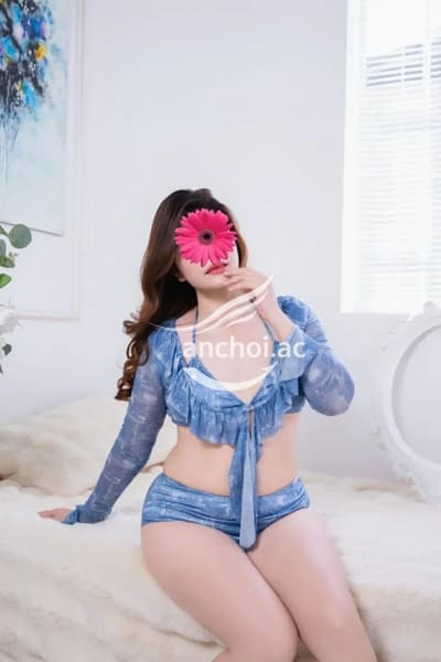 THÙY LINH - SEXY - TRẮNG TRẺO - MÔNG VU TO - CHU ĐÁO