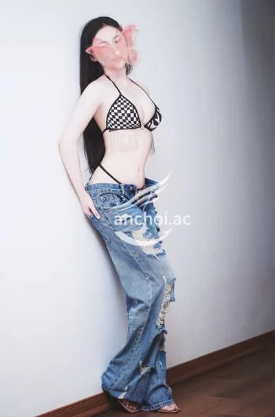 TRANG NGUYỄN - GÁI XINH DÂM QUYỄN RŨ, VÚ TO MÔNG BỰ BƯỚM TƯƠI, NGOAN DÂM CHIỀU KHÁCH LÀM TÌNH CỰC PHÊ.