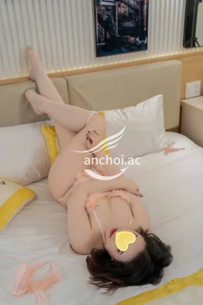 NGỌC THẢO CÔ BÉ TRẮNG TRẺO DÂM TÌNH CẢM