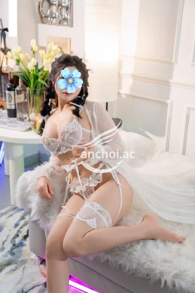 BÉ HUYỀN XINH XẮN THÂN THIỆN TÌNH CẢM