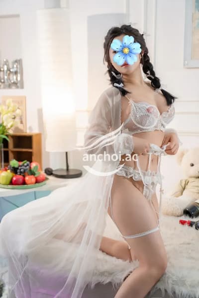 BÉ HUYỀN XINH XẮN THÂN THIỆN TÌNH CẢM