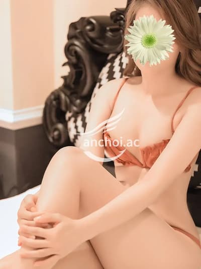 Uyên Uyên cao 1m66 Ngọt Ngào Tình Cảm Chiều Khách Lần Đầu Tiên Ra Làm
