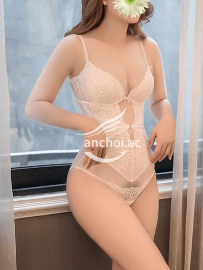 Uyên Uyên cao 1m66 Ngọt Ngào Tình Cảm Chiều Khách Lần Đầu Tiên Ra Làm