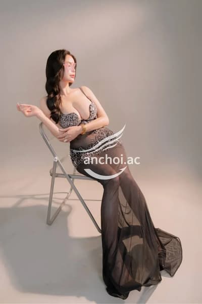 HOA LAN - SỞ HỮU DÁNG ĐẸP VỚI BỘ NGỰC VÔ CÙNG GỢI CẢM CHIỀU KHÁCH