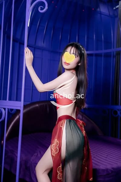 TRÂM ANH CÔ BÉ MÌNH DÂY NHỎ NHẮN XINH XẮN