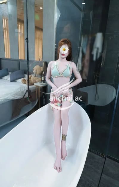 Dâu Tây_ Gái Teen chiều khách, mặt xinh, dáng đẹp