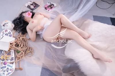 YẾN NHI XINH XẮN VÚ TO KẸP XÚC XÍCH SEXY DÂM CHIỀU KHÁCH HÀNG
