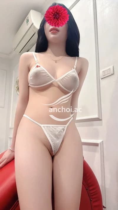 BÉ THUÝ XINH NON VÚ TO LỒN HỒNG