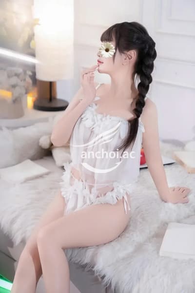 NHÃ UYÊN- 2K4 CÔ BÉ LOLI CỰC XINH XẲN VÀ NON TƠ
