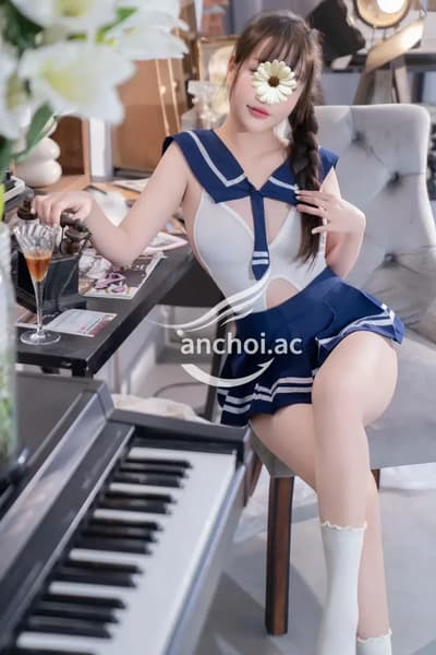 NHÃ UYÊN- 2K4 CÔ BÉ LOLI CỰC XINH XẲN VÀ NON TƠ