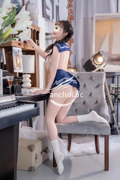 NHÃ UYÊN- 2K4 CÔ BÉ LOLI CỰC XINH XẲN VÀ NON TƠ