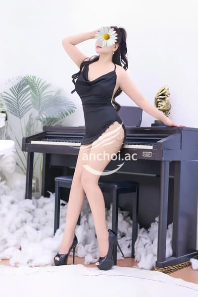 QUỲNH NGA - ĐAM MÊ TÌNH DỤC - CHUYÊN KHOA KÈN SÁO - ĐIỆN NƯỚC LÊNG LÃNG - NGOAN HIỀN CHIỀU KHÁCH