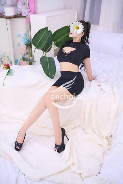 QUỲNH NGA - ĐAM MÊ TÌNH DỤC - CHUYÊN KHOA KÈN SÁO - ĐIỆN NƯỚC LÊNG LÃNG - NGOAN HIỀN CHIỀU KHÁCH