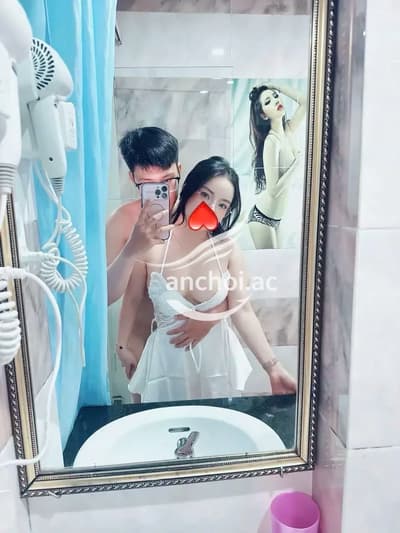 GÁI DÂM LISA_MÔNG CONG,VÚ BỰ,LÀM TÌNH BAO PHÊ LUÔN NHA