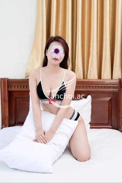 Linh Tây - Xinh Dâm Ngoan Chiều Khách Bím Múp Bót