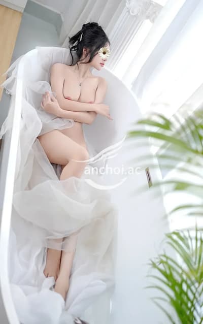 QUỲNH HƯƠNG- 2K4 EM GÁI NON TƠ CỰC XINH CỰC DÂM
