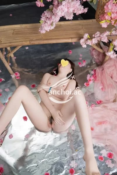 YẾN NHI DÁNG MÌNH DÂY TÌNH CẢM VUI VẺ