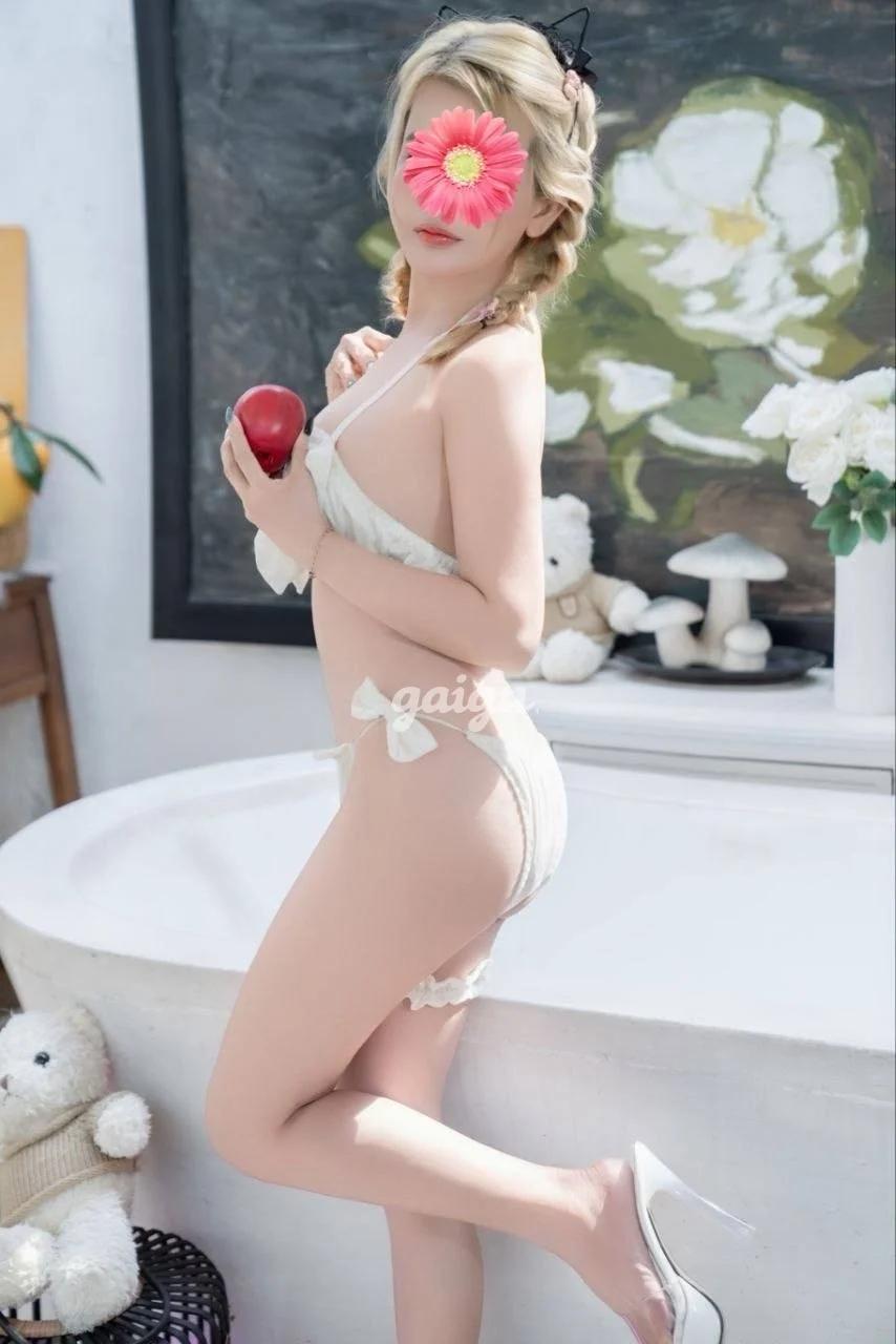  NEW LiLi HÀNG ĐẸP CHẤT,VÚ MỀM NGON, DA TRẮNG TUYẾT, LÀM TÌNH PHÊ [33593]