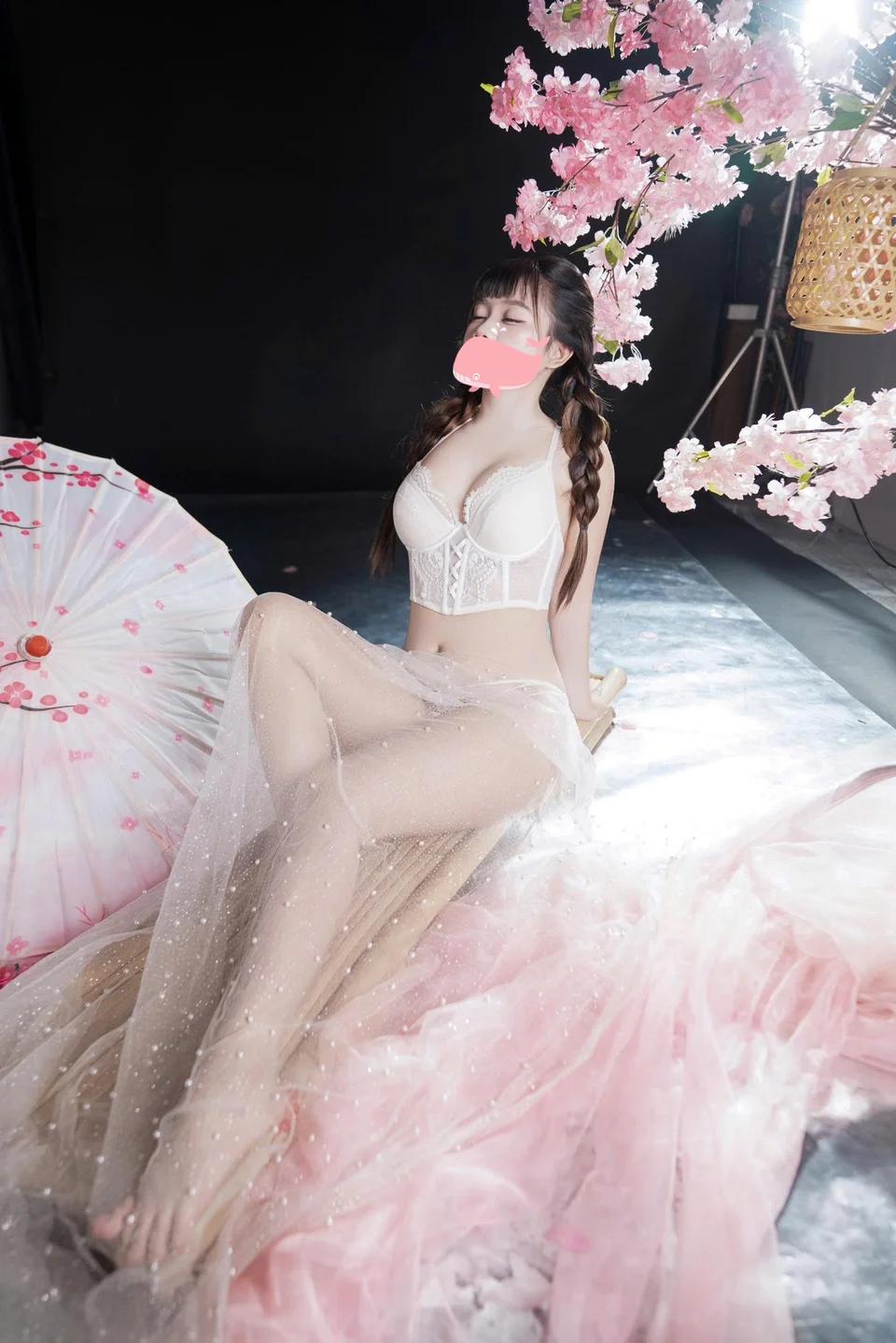 Khả ái- em non tơ, dể thương xinh xắn!!!
