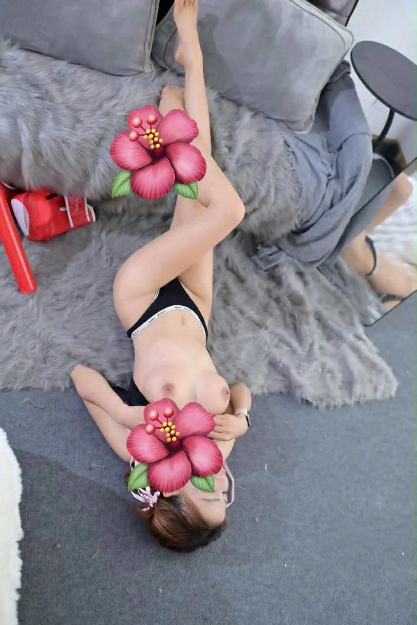 Ngọc Anh trẻ trung xinh xắn 