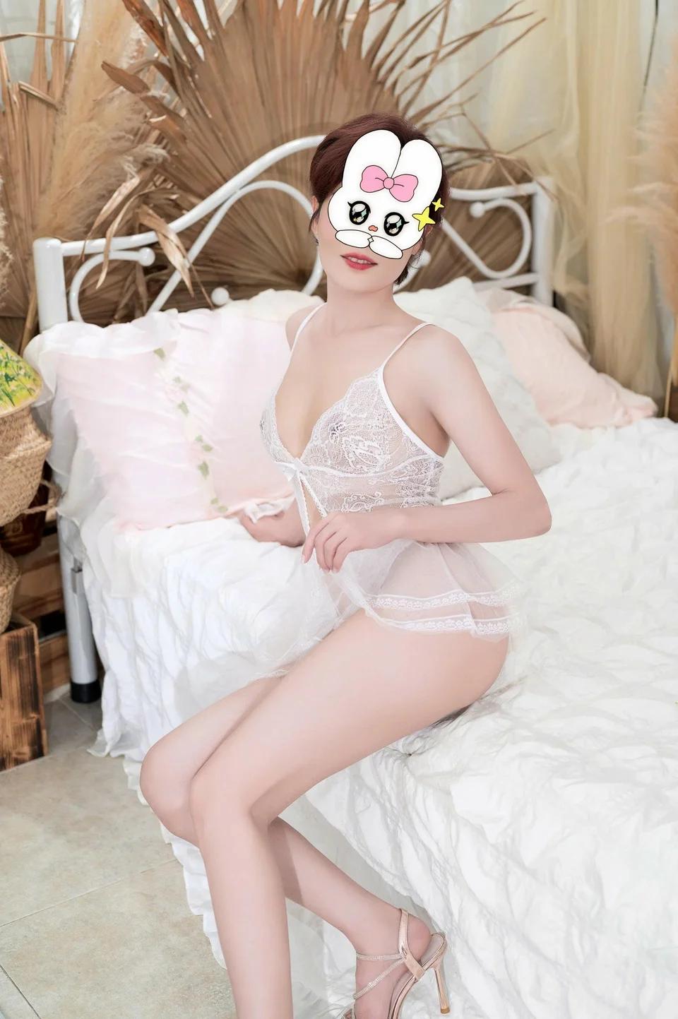 HOA HOA ⭐MÃNH MAI TOA NHÃ NGOAN HIỀN DIỆU DÀN CHIỀU CHUỘN