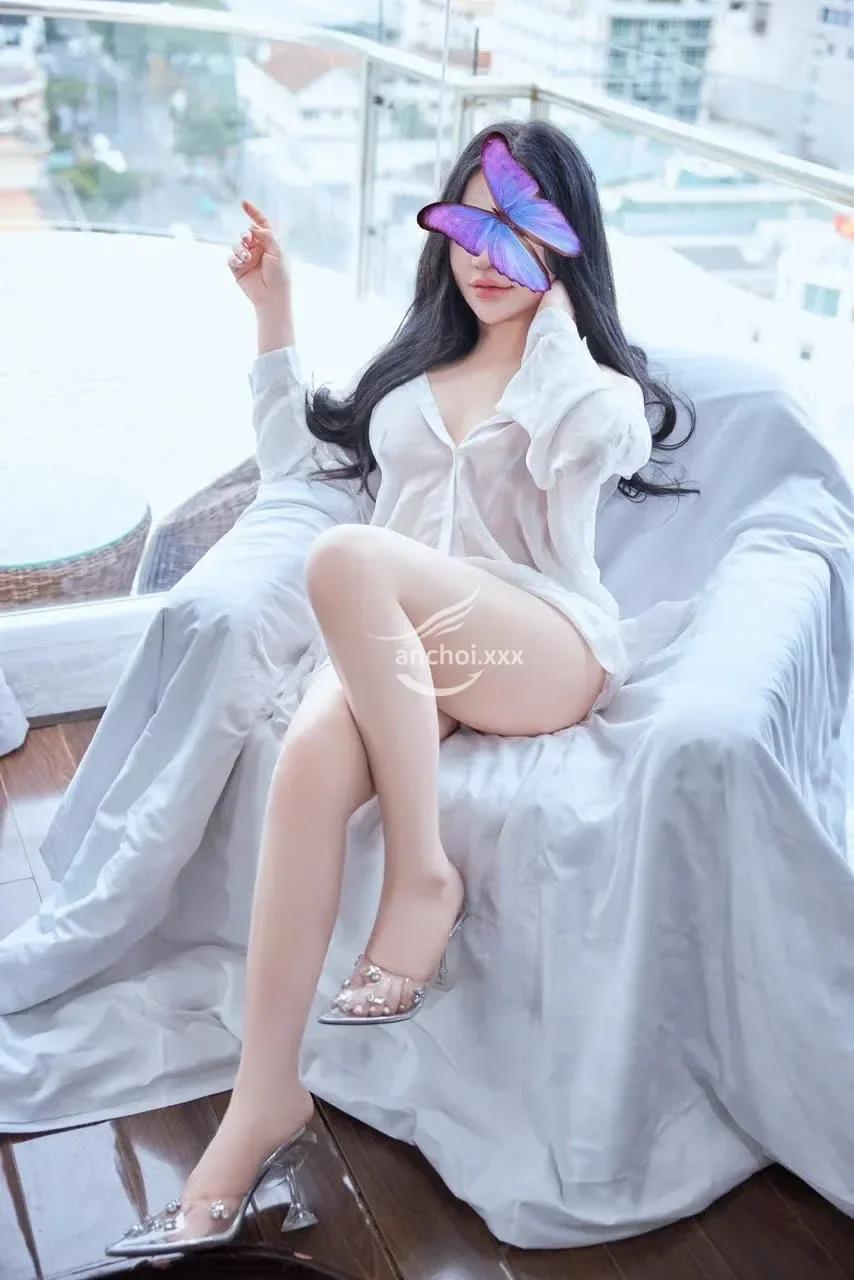 BÉ NGỌC_ XINH DÂM PHỤC VỤ VUI VẺ