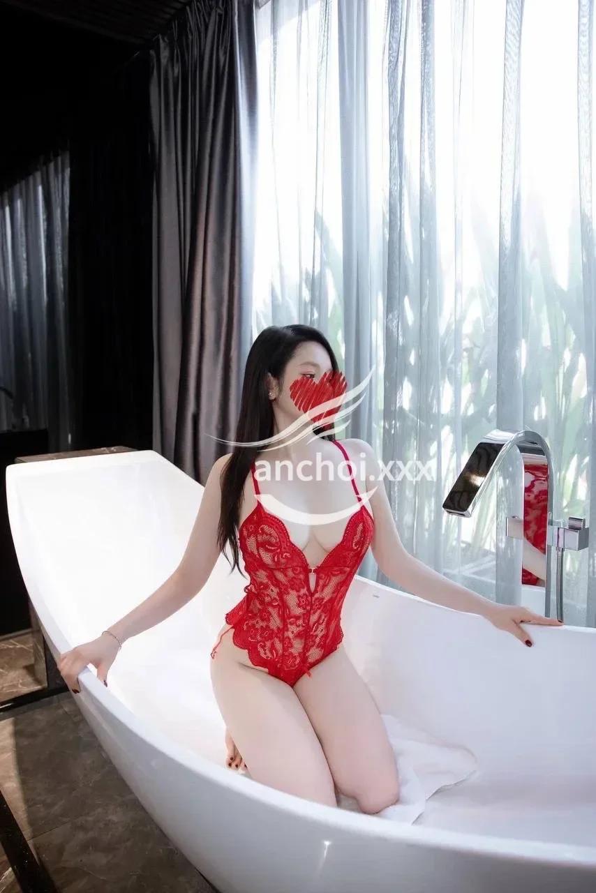Quỳnh Anh - Dễ Thương , Cuốn Hút Dịch Vụ Chất Lượng 