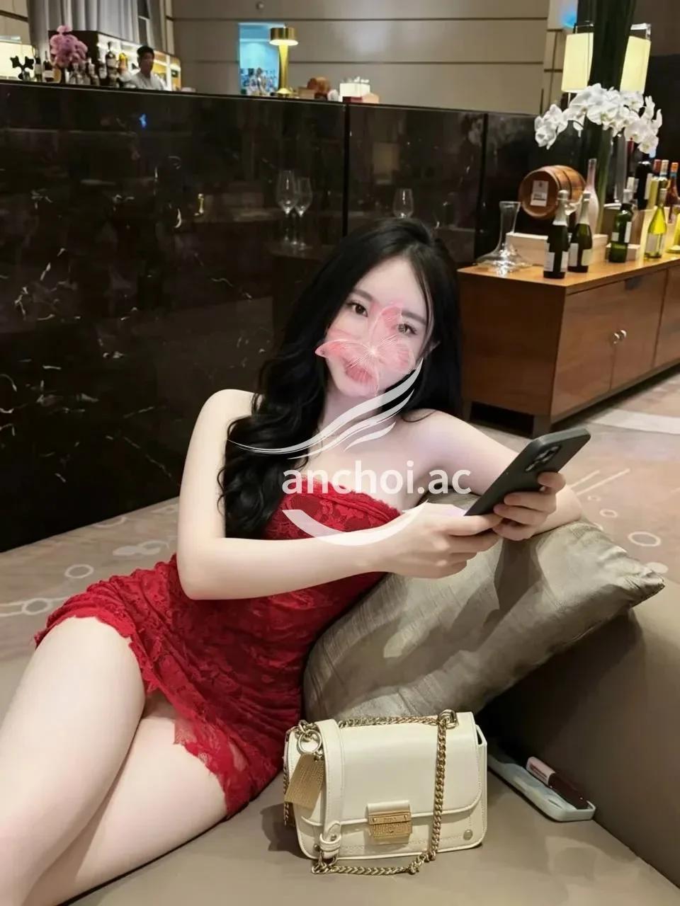 Quỳnh Trang_ Gái xinh chiều khách, body gợi cảm 
