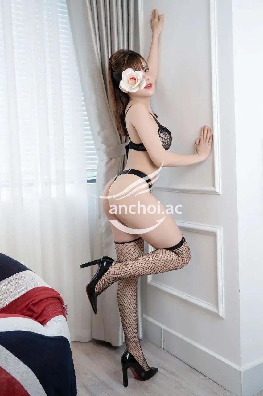 Diệu Nhi_ Gái xinh chiều khách, làm tình cực phê