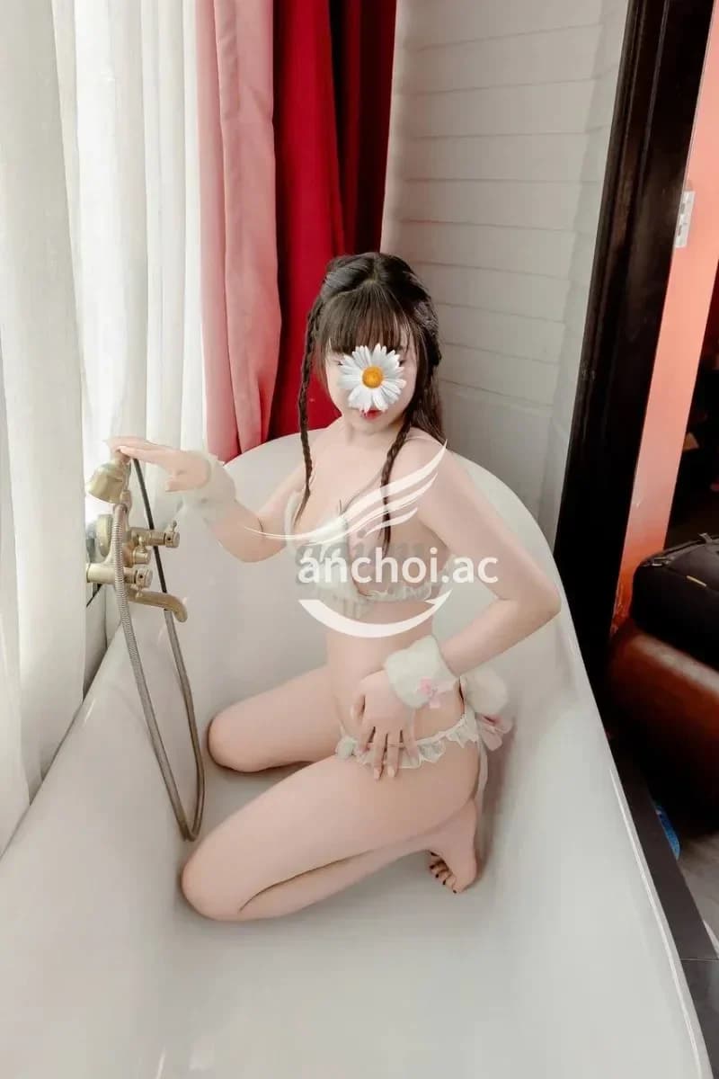 Bảo Bảo 98 Ngực Đẹp Nhiều nước [2680]