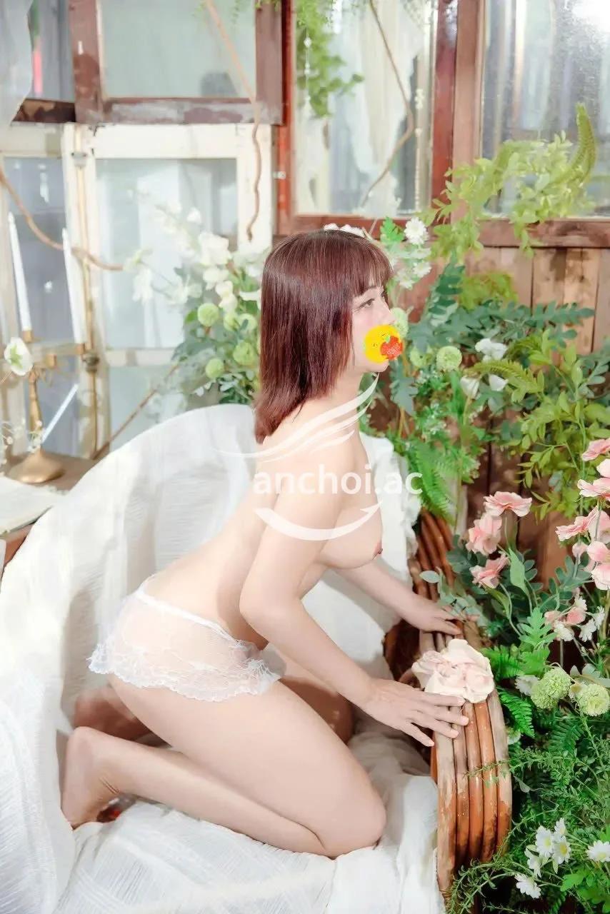 Gái dâm YẾN NGỌC _làm tình bao phê hàng xả lũ cho ae Giá rất Hạt rẻ nha 