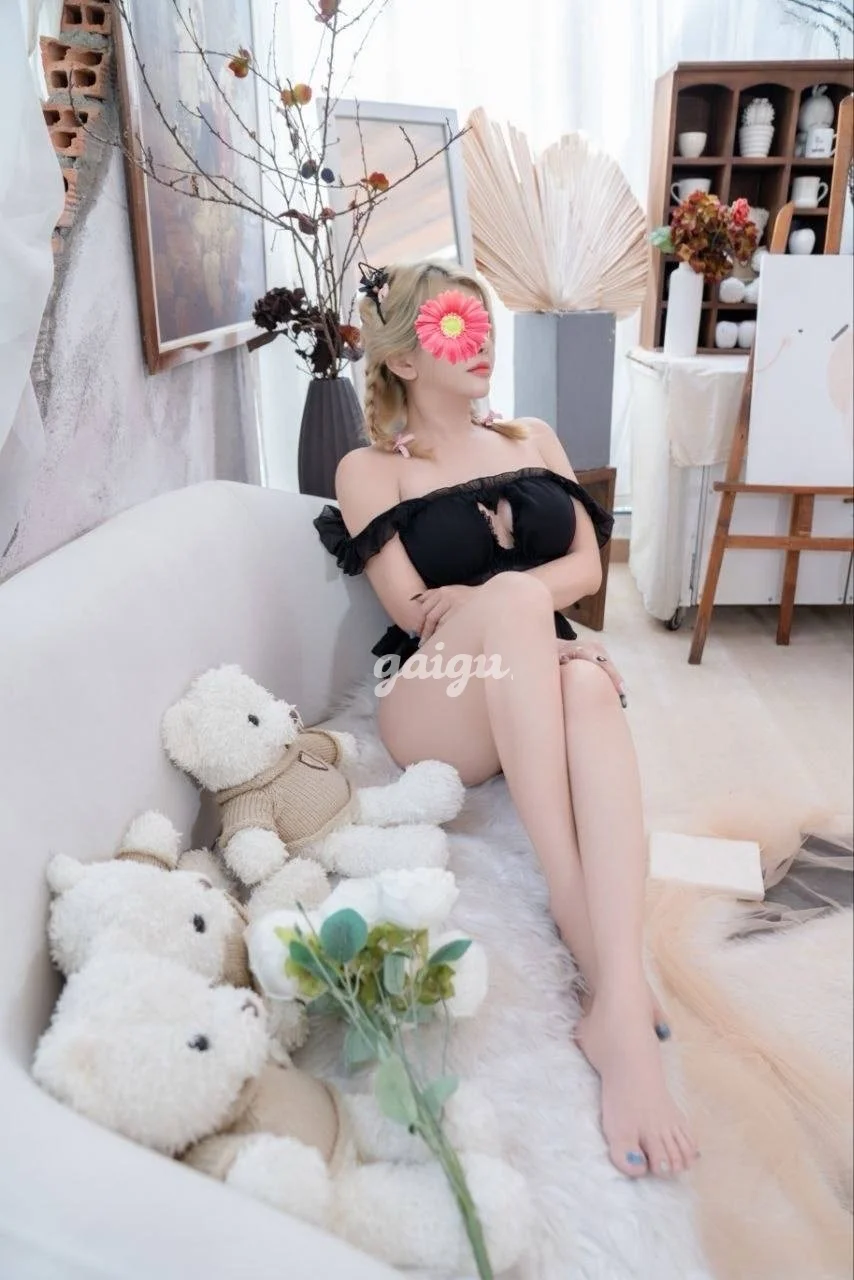  NEW LiLi HÀNG ĐẸP CHẤT,VÚ MỀM NGON, DA TRẮNG TUYẾT, LÀM TÌNH PHÊ [33593]