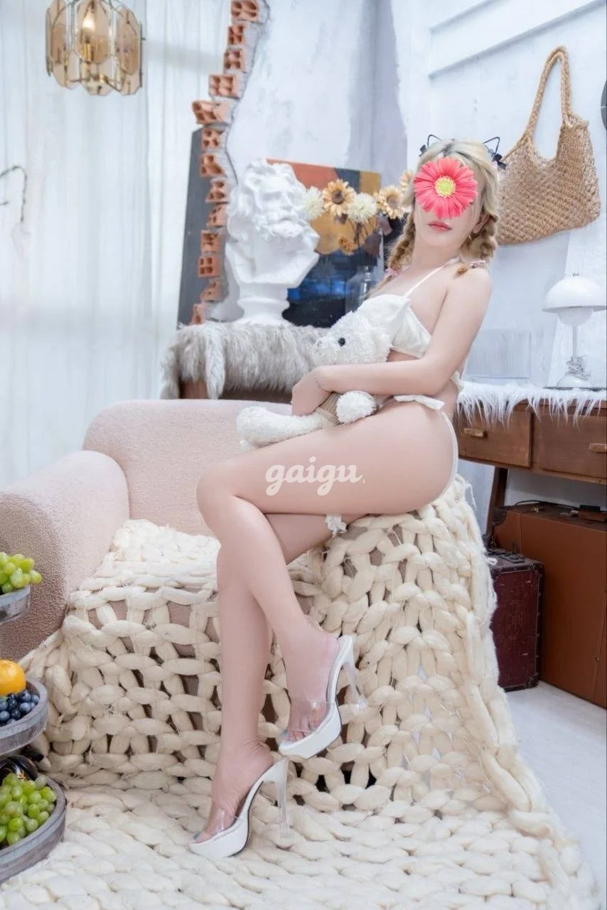  NEW LiLi HÀNG ĐẸP CHẤT,VÚ MỀM NGON, DA TRẮNG TUYẾT, LÀM TÌNH PHÊ [33593]