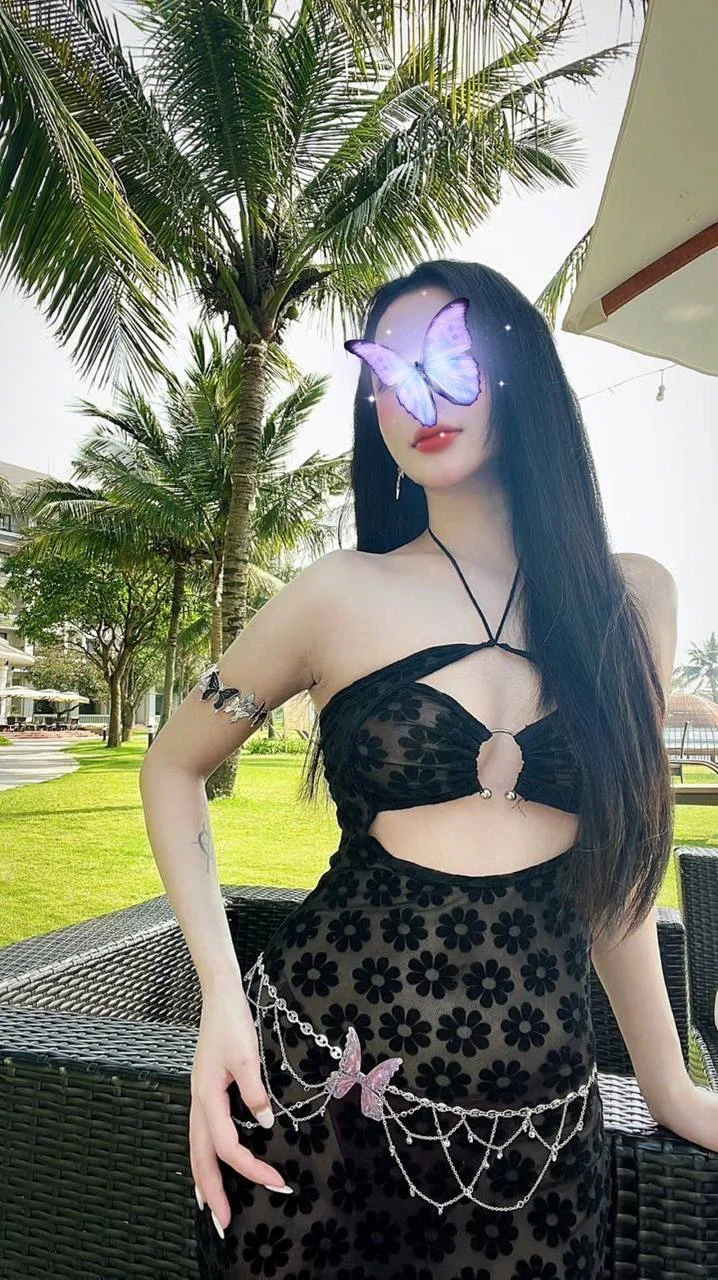 LUNA ❤️ Khuôn mặt xinh đẹp, body dẹp, vú mông căng đét