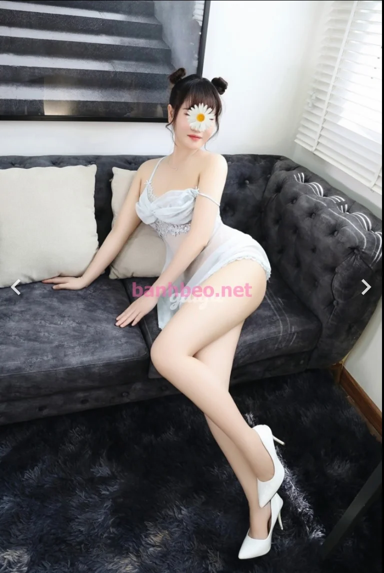THU LINH - XINH NHẸ NHÀNG CHIỀU KHÁCH GẶP LÀ MÊ