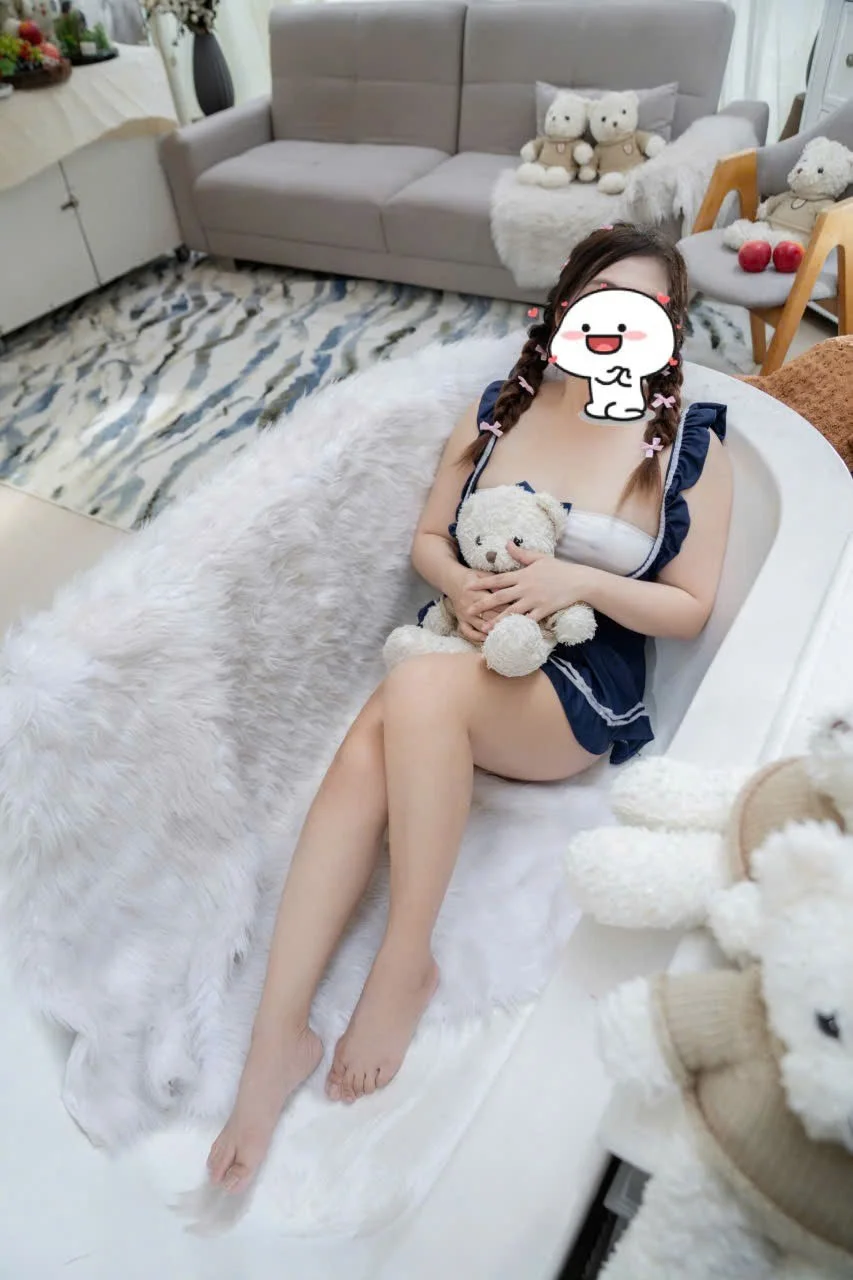 THÙY LINH -MASSAGE - MÔNG TO - DÂM DỤC - NGOAN HIÊN