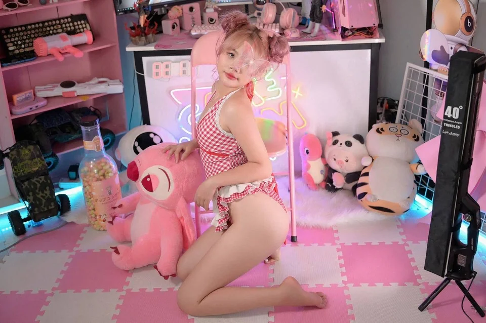NEW BÉ DIỆU LINH - NON TƠ SEXY QUYẾN RŨ 