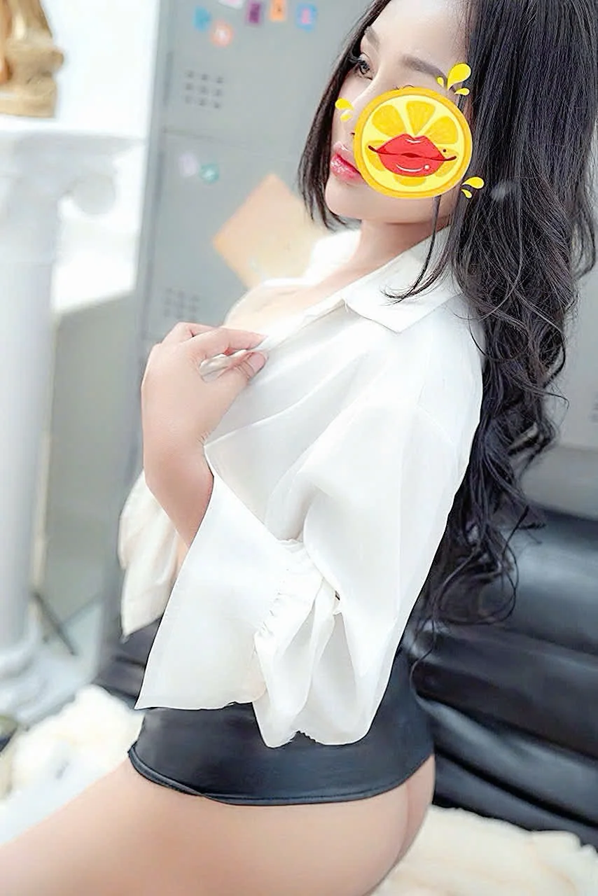 HẠ ANH - EM GÁI MẶT XINH VÚ TO DÂM VÔ ĐỐI