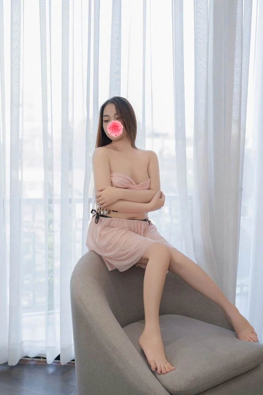 Như ý siêu dễ thương nhiệt tình vú to mông chòn mặt xinh làm tình say mê