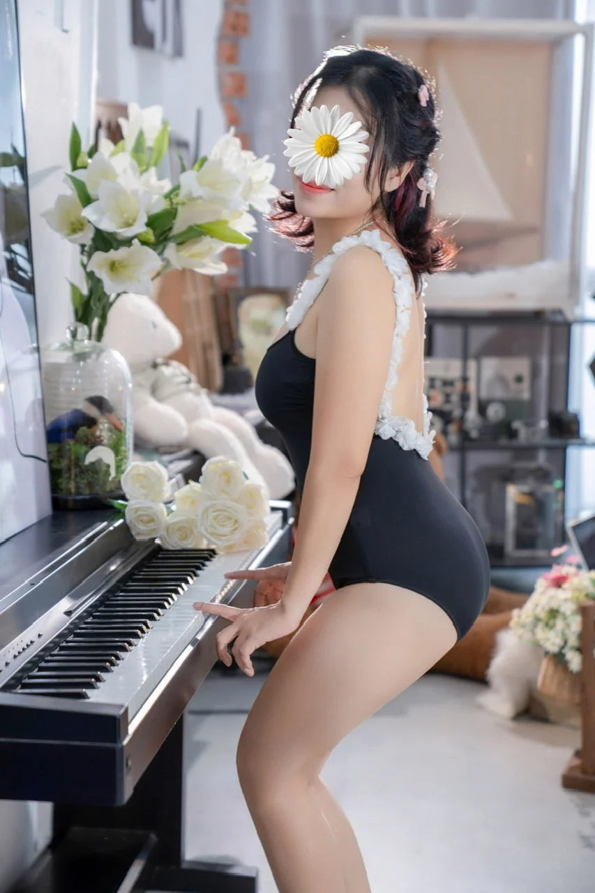 BÍCH NGỌC- HÀNG CHUYÊN CƠ CỰC DÂM CHIẾU HẾT MÌNH 
