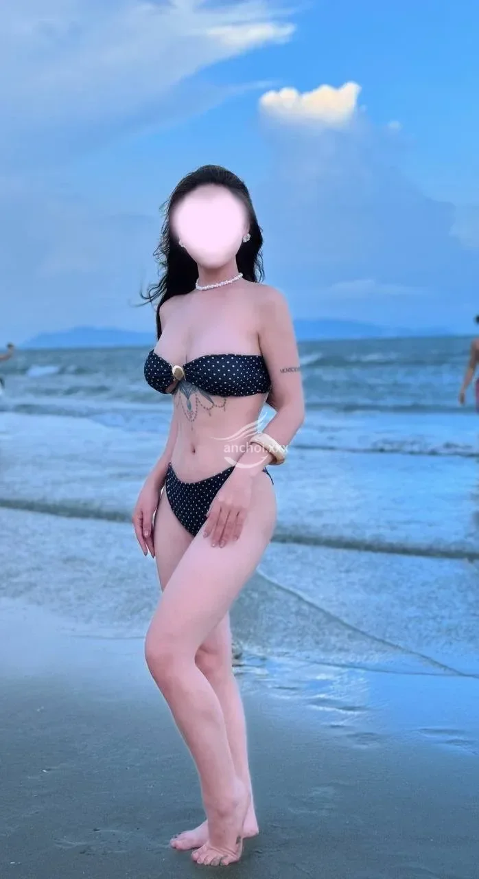 UYÊN LINH