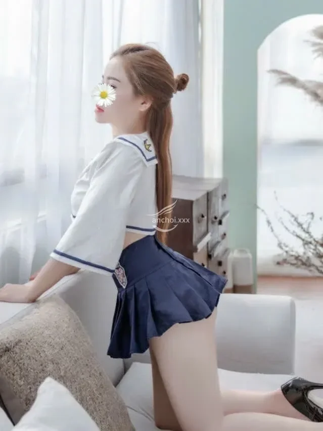 YẾN VY_ XINH DÂM PHỤC VỤ VUI VẺ