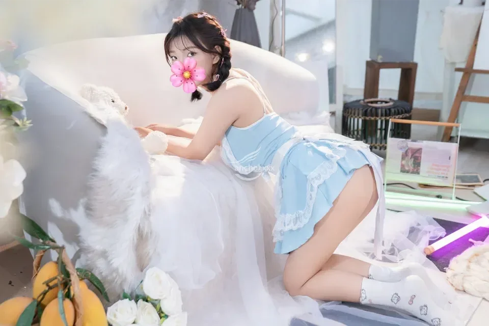 ✅ NEW  KHÁNH LINH 2K7,XINH,DA TRẮNG,DÁNG CHUẨN,LẦN ĐẦU TIÊN LÊN SÓNG
