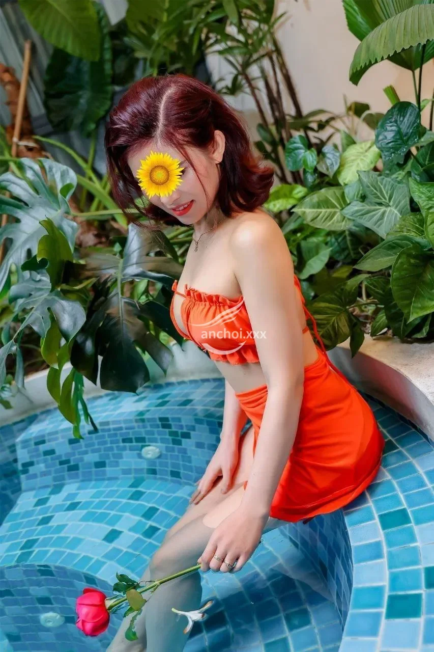 KHÁNH THƯ DỄ THƯƠNG NHỎ NHẮN VÚ CĂNG