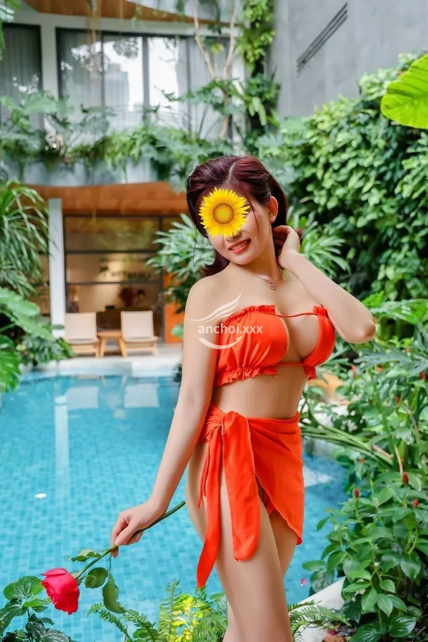 KHÁNH THƯ DỄ THƯƠNG NHỎ NHẮN VÚ CĂNG