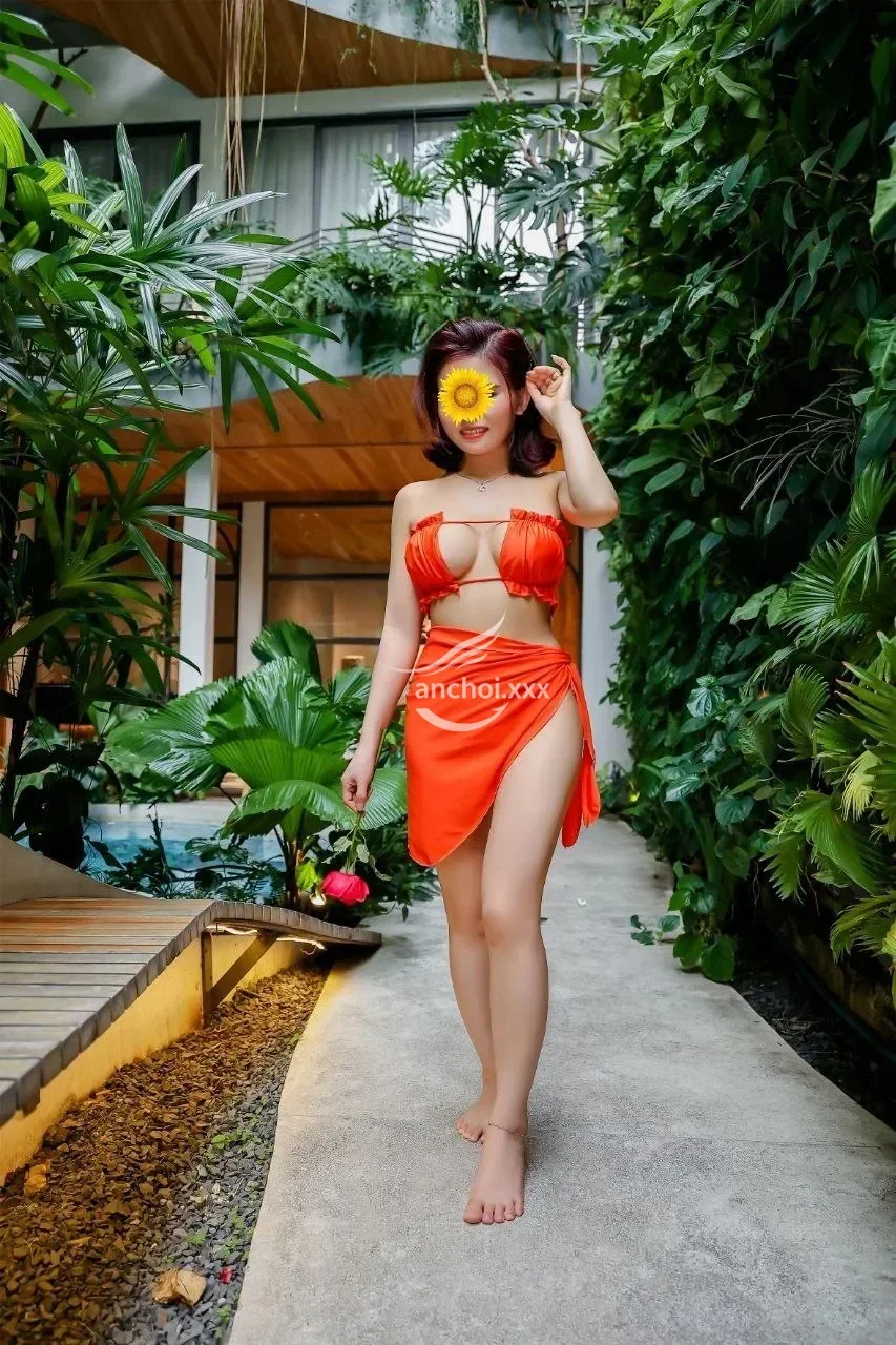KHÁNH THƯ DỄ THƯƠNG NHỎ NHẮN VÚ CĂNG