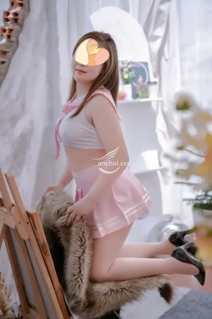 THUÝ HẰNG _ NGỌT NGÀO VUI VẺ_ DÂM NGOAN CHIỀU KHÁCH
