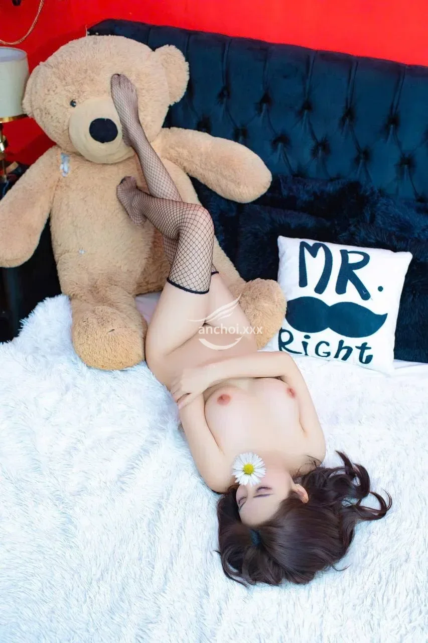 [⭐ VIP ]Hải Yến – Bé da trắng mặt xinh, body mảnh mai gợi tình muốn đè ra quất