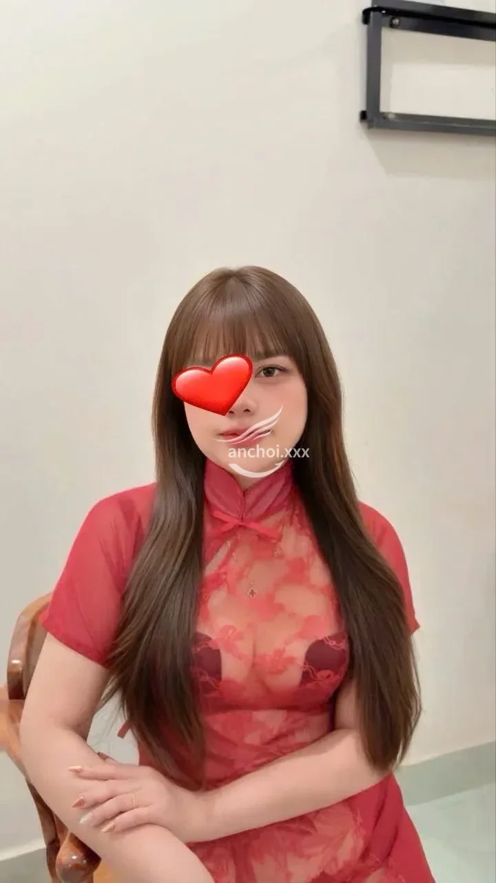 Bích Phương _ Gái xinh chiều khách