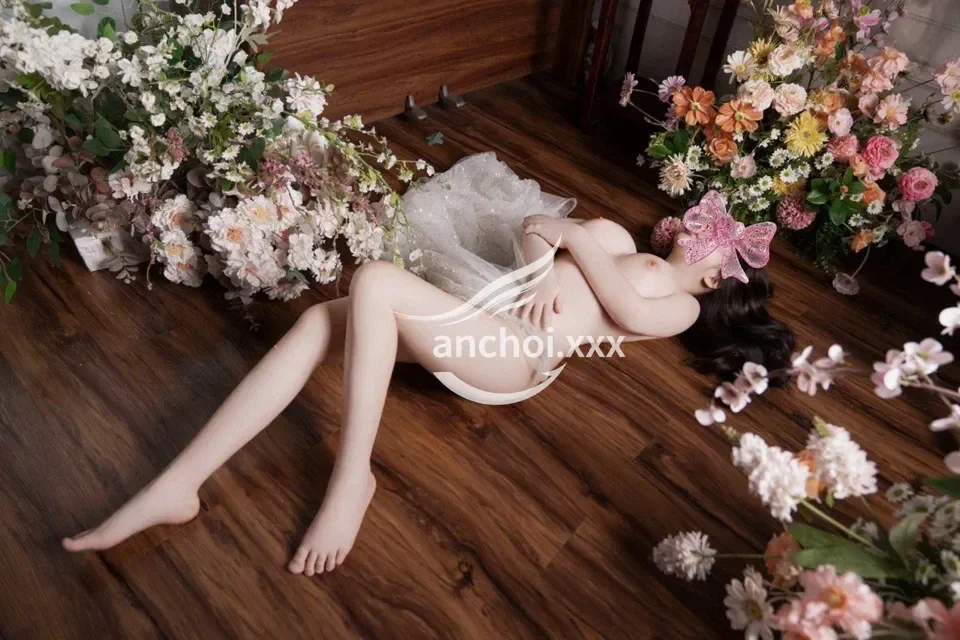 Linh linh _ baby girl mặt xinh _ vú to hàng thật 100% căng tròn vui vẻ dễ thương